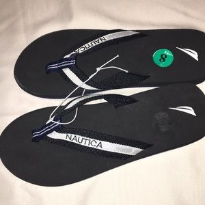 New Nautica flipFlops Sz 8 dark blue and white